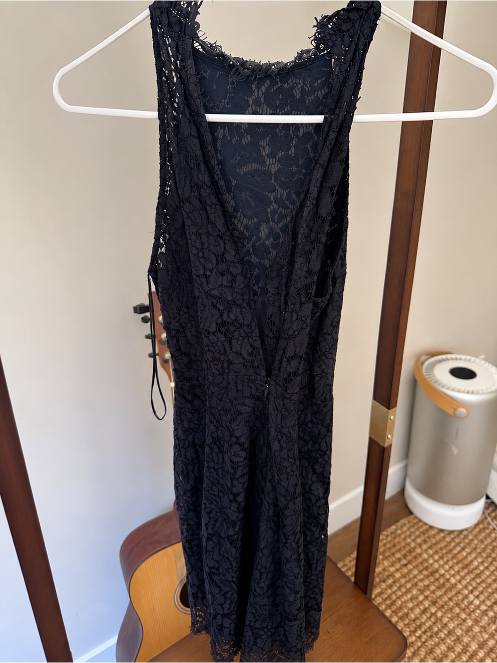 BB Dakota Navy Floral Lace Halter Shift Dress Size 4 - Picture 2 of 3